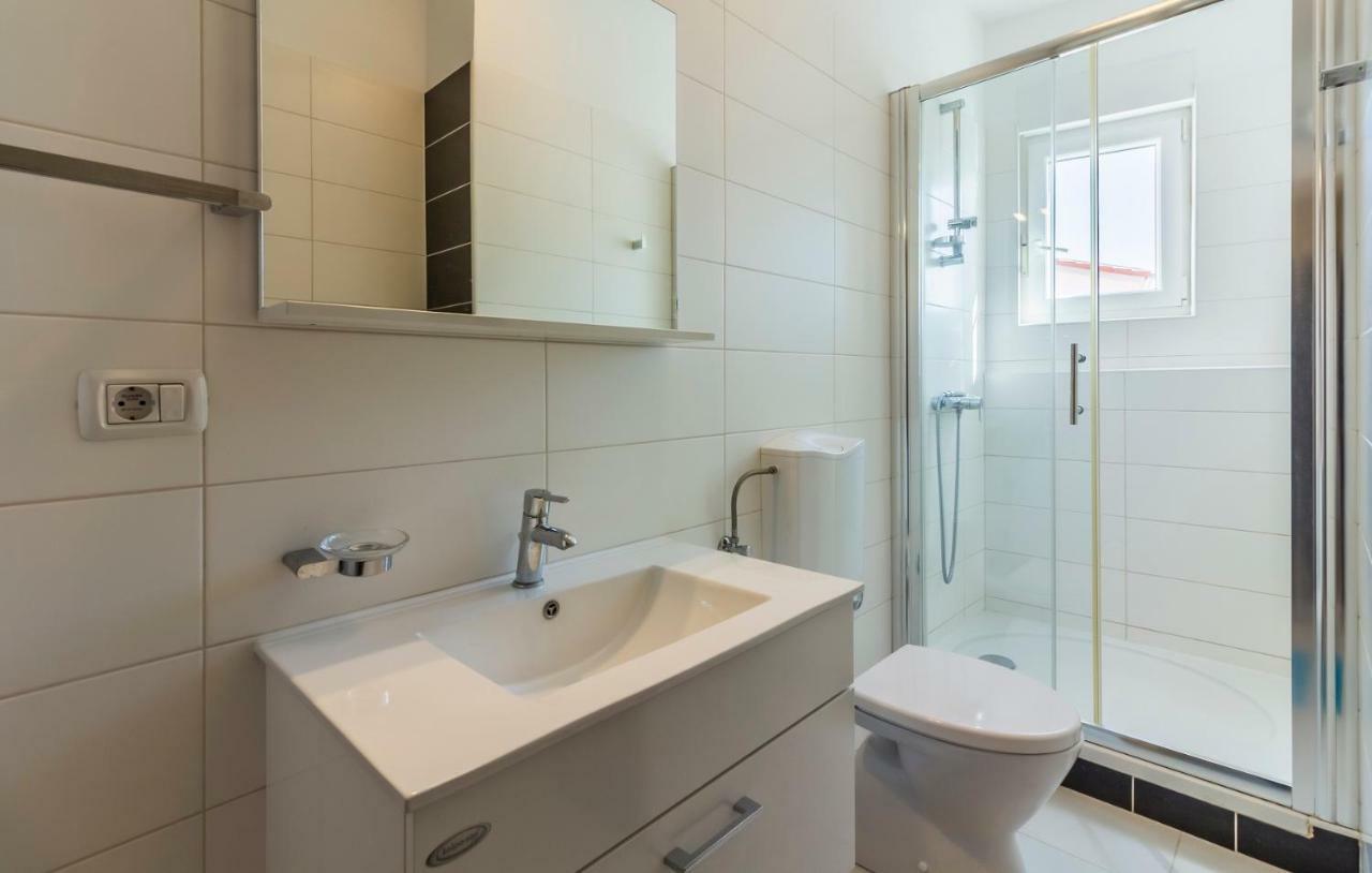 Kp Apartman *