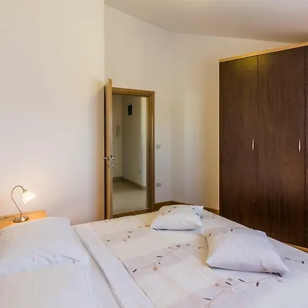 Apartman Kp Medulin Exterior foto