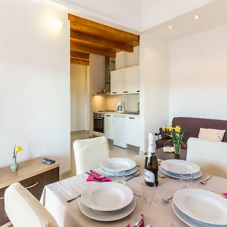Apartman Kp Medulin Exterior foto